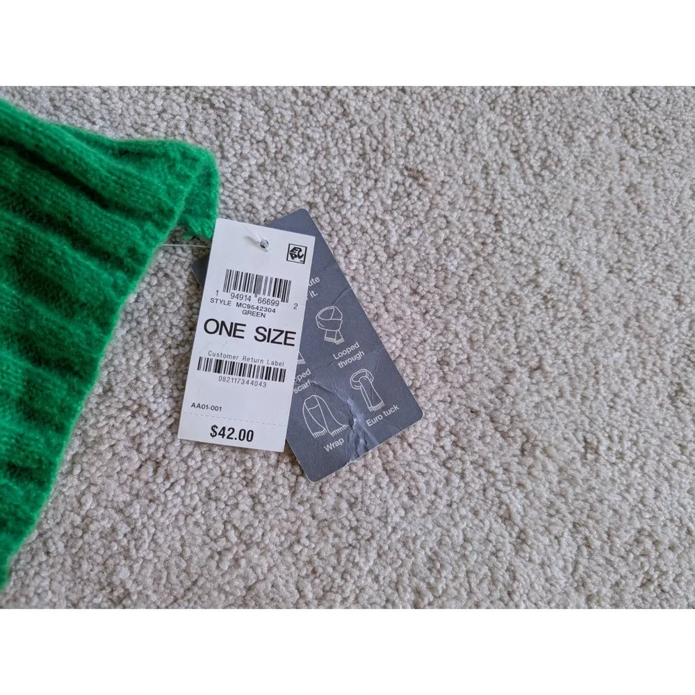 On 34th Green Winter Scarf NWT MC9542304 Women One Size Ribbed Knit